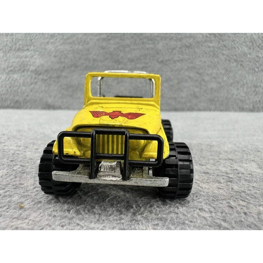 ROAD CHAMPS Vintage 1982 4x4 Coyotes CJ-7 Yellow w/Red Hood Eagle Jeep